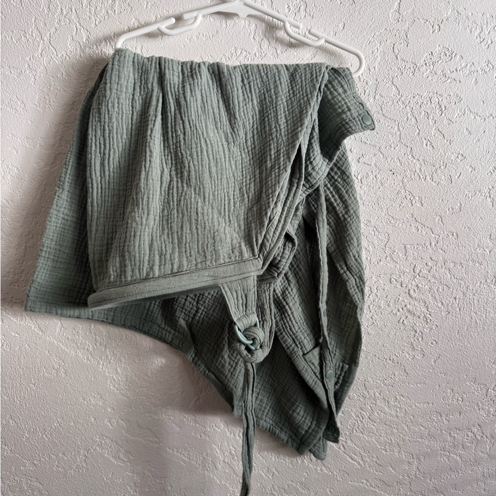 Green Nursing Cover